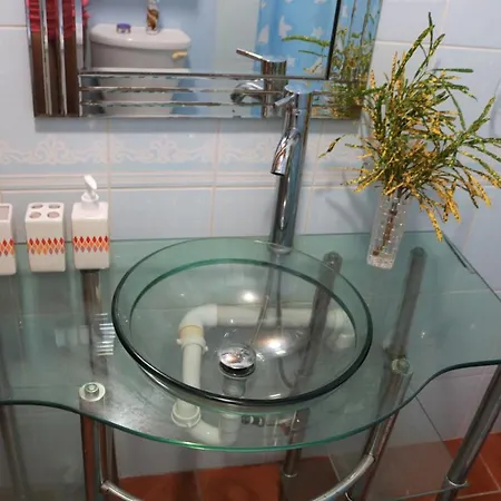 Ocean Views And Hospitable Hosts Apartamento